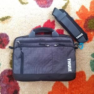 Thule Stravan 15" Deluxe Attache